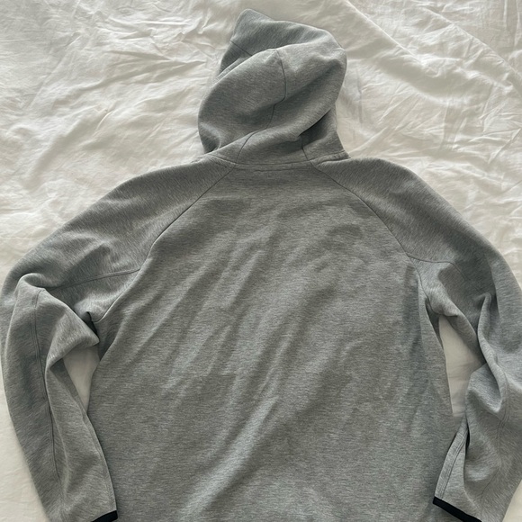 Nike Tech Fleece Zip Up Hoodie - Picture 2 of 4